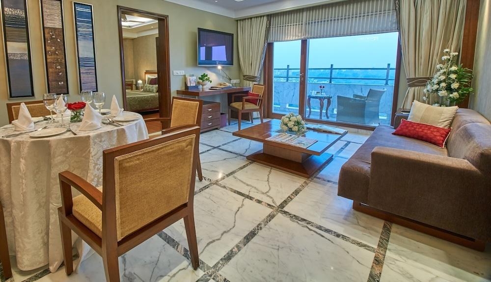VASANT CONTINENTAL photo 3
