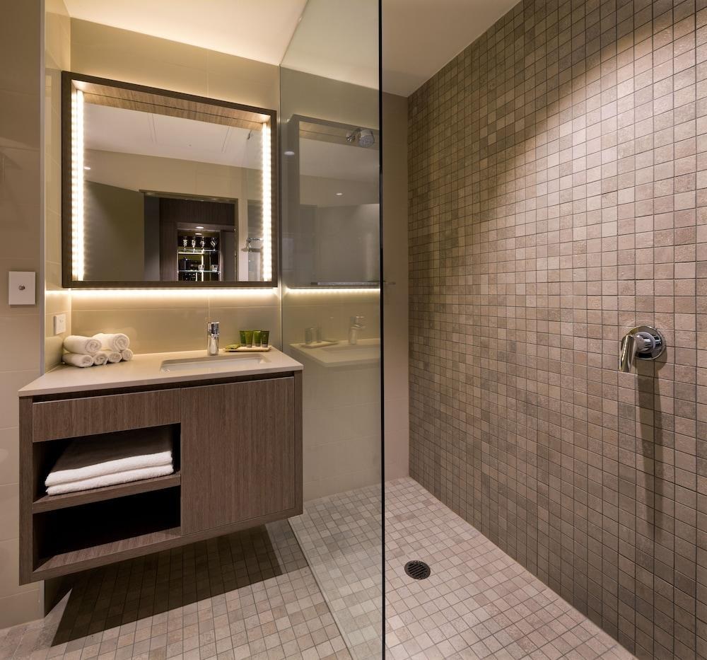 THE GLEN HOTEL & SUITES photo 3