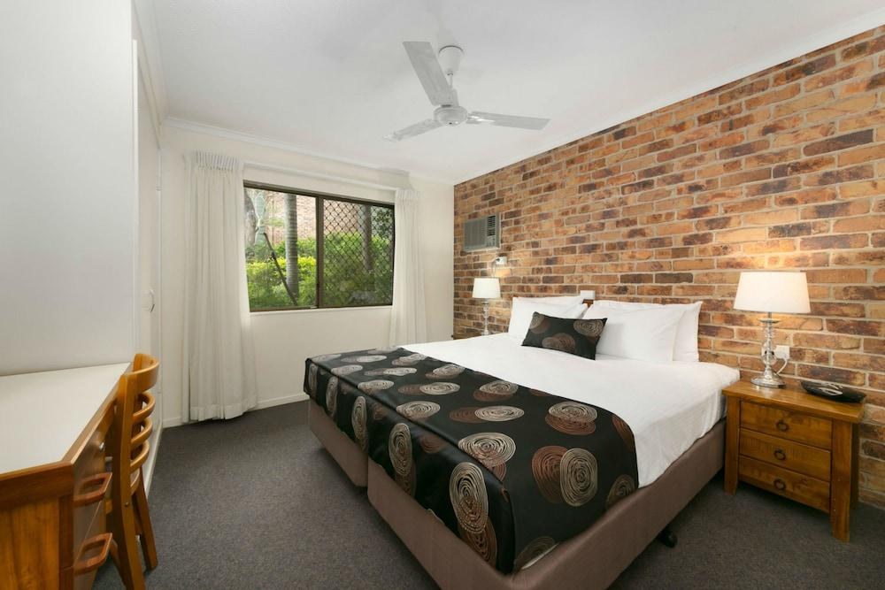 TOOWONG VILLAS photo 3