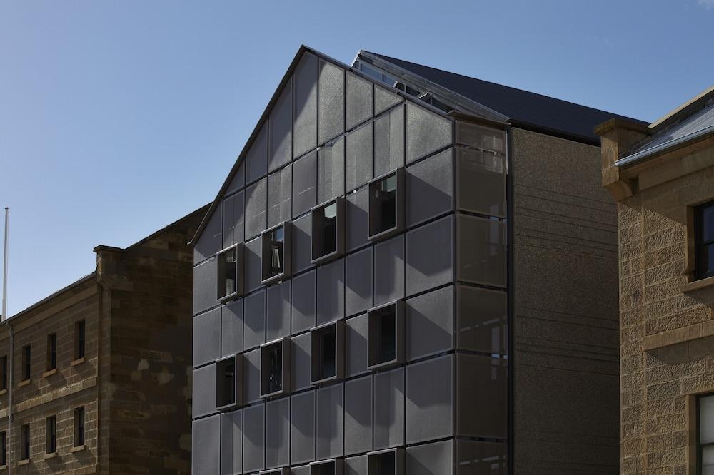 Salamanca Wharf Hotel