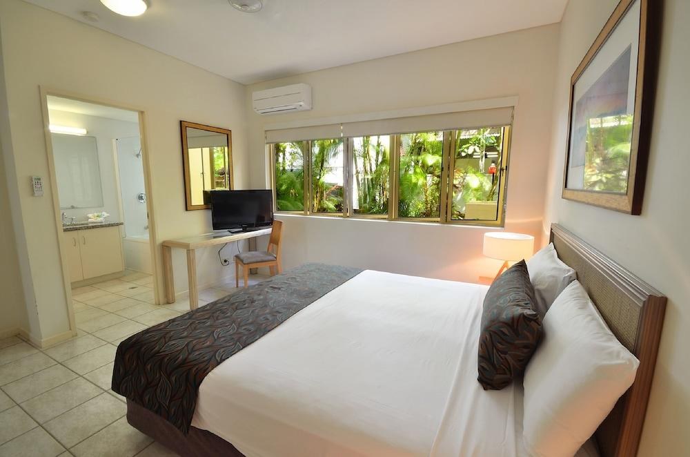 REFLECTIONS OF PORT DOUGLAS HOTEL
