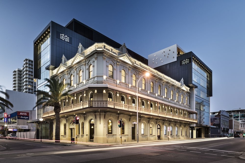THE MELBOURNE HOTEL