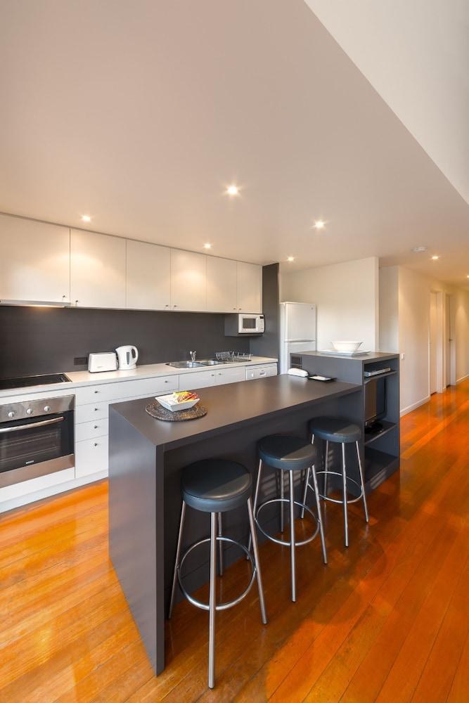 SOUTHERN OCEAN VILLAS photo 4