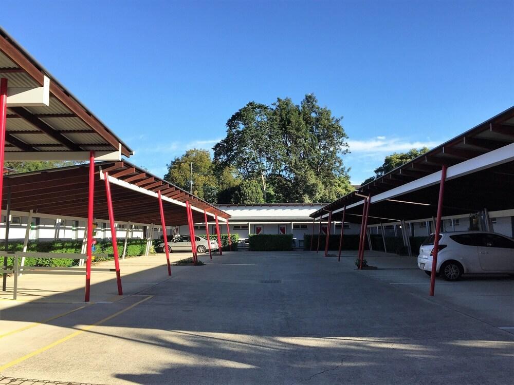RED BRIDGE MOTOR INN photo 4