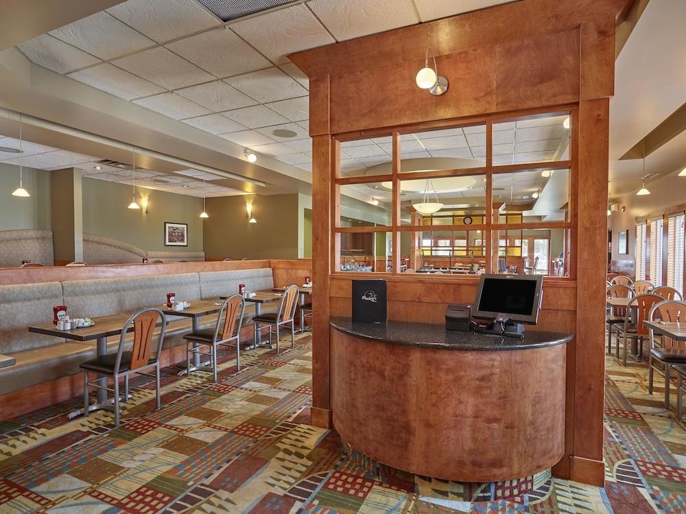 BONNYVILLE NEIGHBOURHOOD INN photo 2