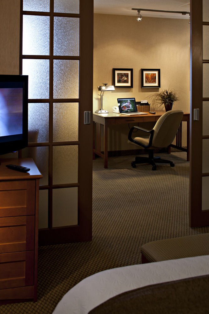 CARRIAGE HOUSE INN photo 1