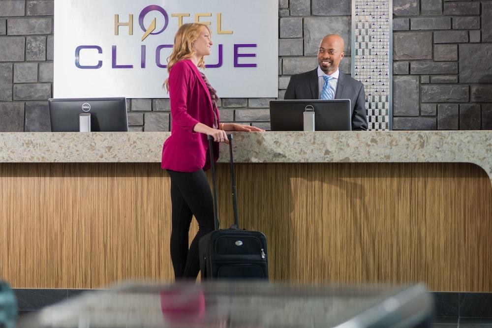 CLIQUE CALGARY AIRPORT photo 4