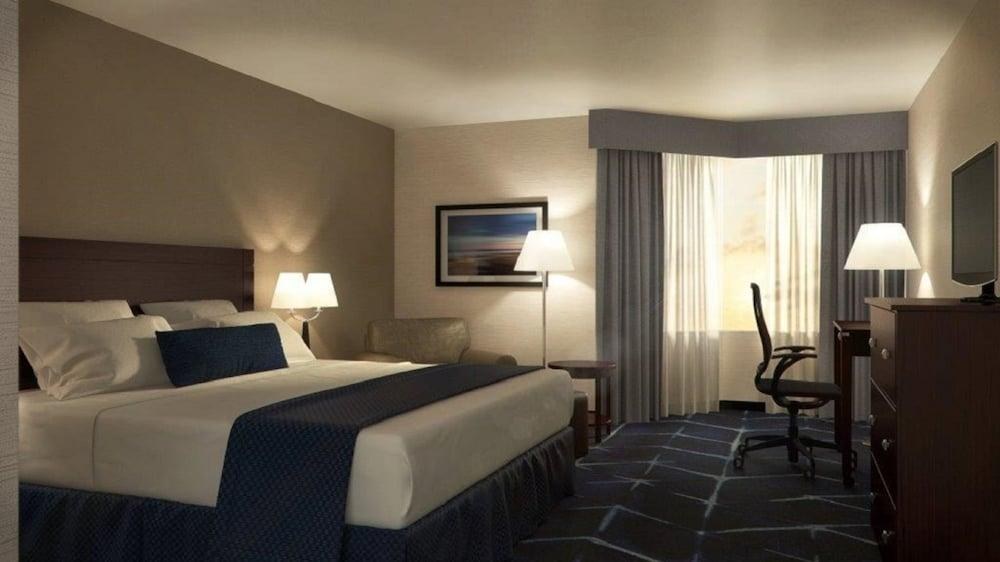 Holiday Inn Ottawa East photo 2