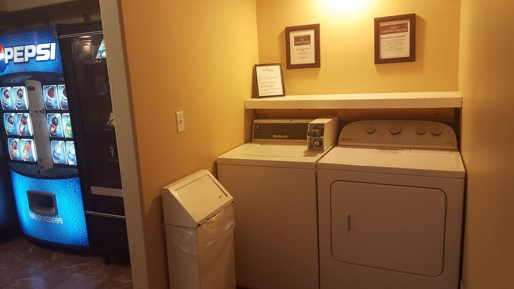 Travelodge By Wyndham Regina photo 1