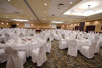 CANAD INNS DESTINATION CENTRE CLUB REGENT CASINO HOTEL photo 3