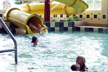 CANAD INNS DESTINATION CENTRE POLO PARK photo 4