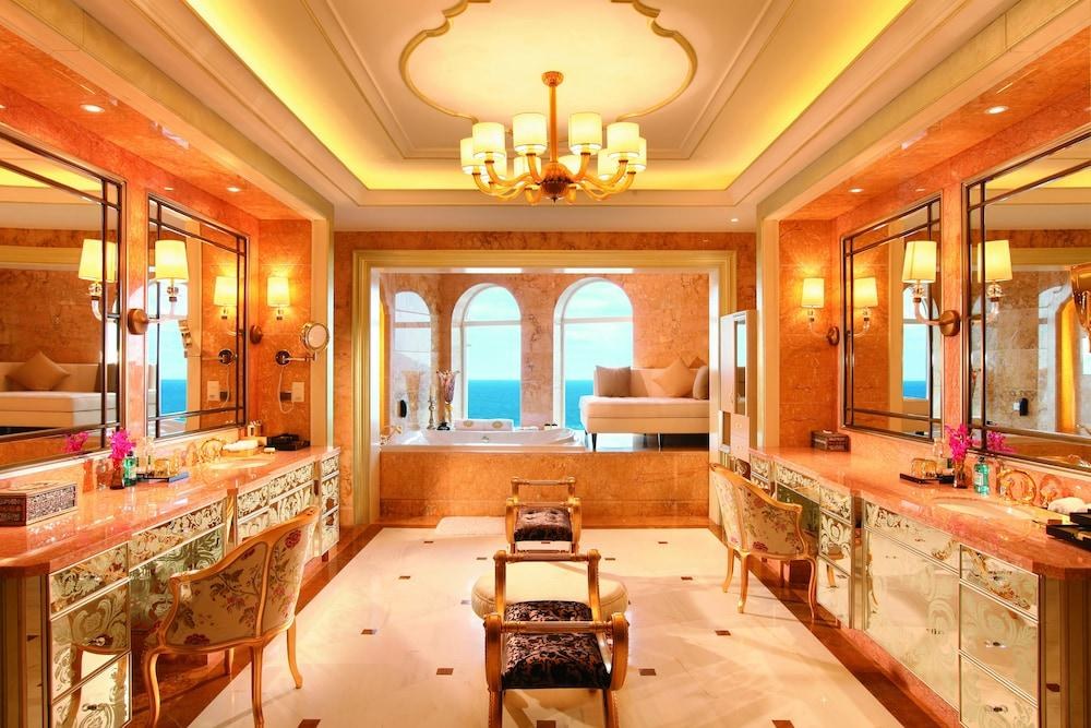 Crowne Plaza Resort Sanya Bay photo 2