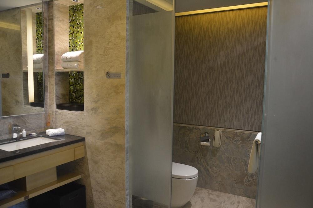 GRAND SKYLIGHT INTERNATIONAL HOTEL GUIYANG photo 2