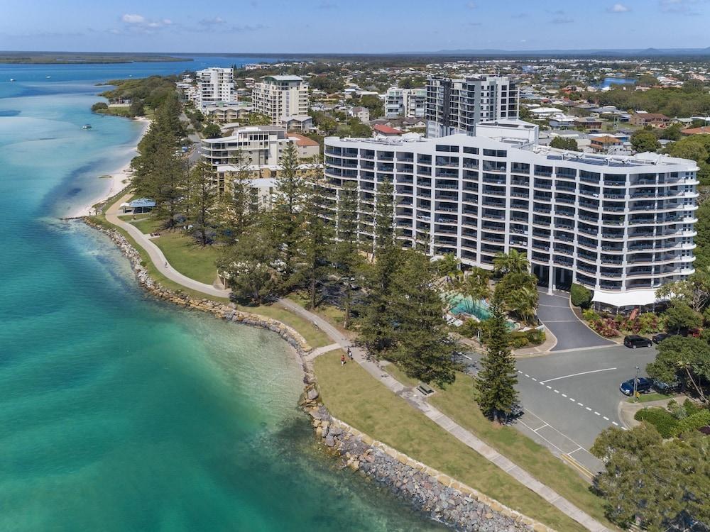Ramada Resort by Wyndham Golden Beach photo 2