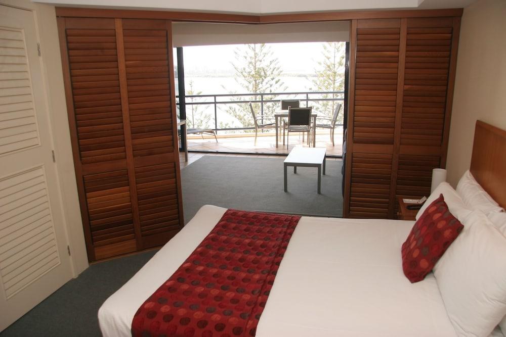 Ramada Resort by Wyndham Golden Beach photo 4