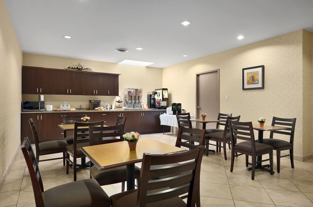DAYS INN BY WYNDHAM BRAMPTON photo 1