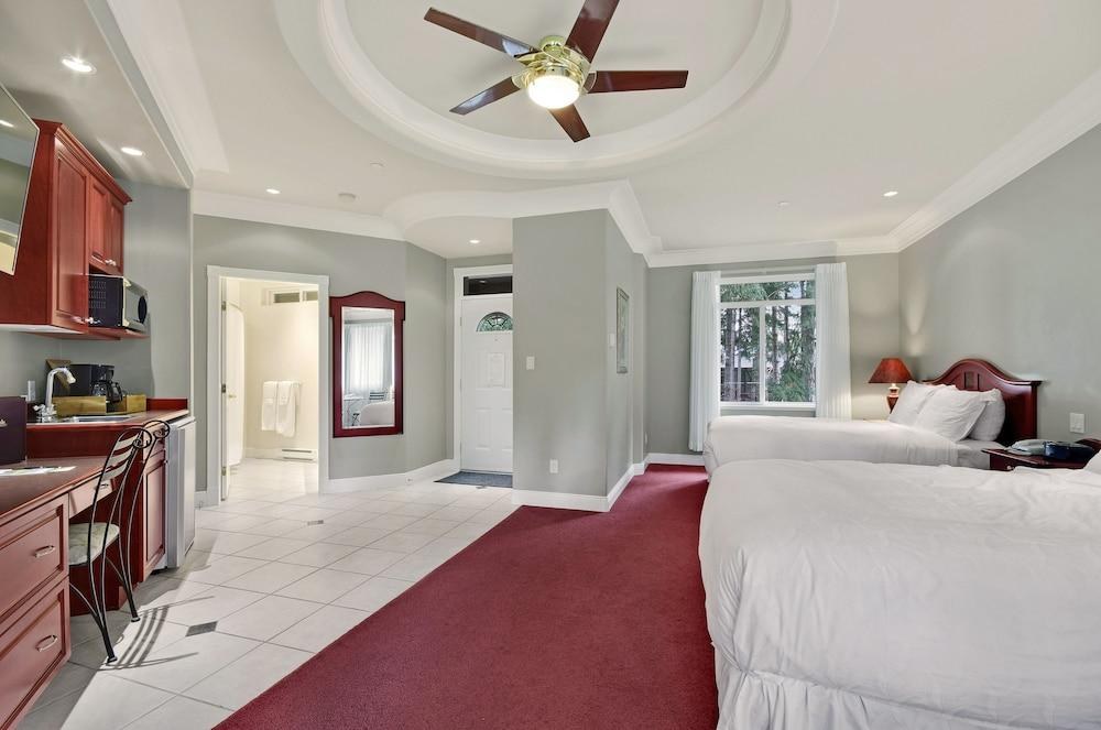 CROWN ISLE RESORT AND GOLF COMMUNITY photo 3