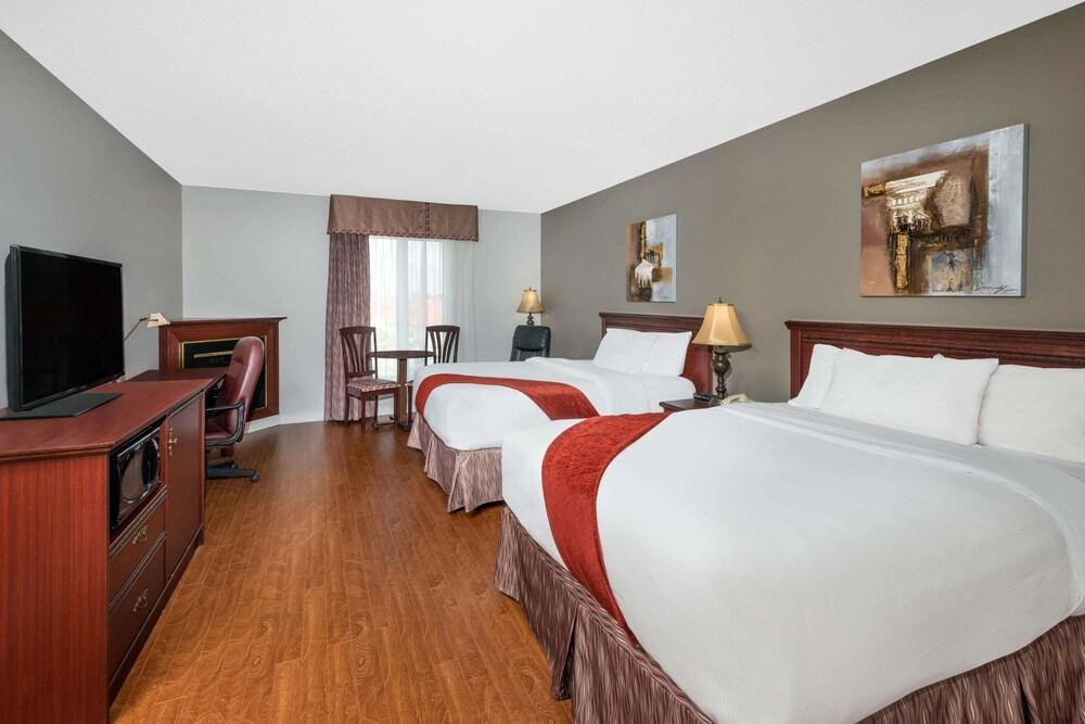 RAMADA PLAZA BY WYNDHAM GATINEAU/MANOIR DU CASINO photo 2
