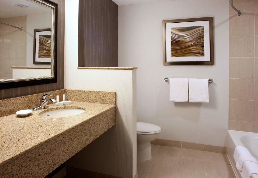 COURTYARD BY MARRIOTT HAMILTON photo 3