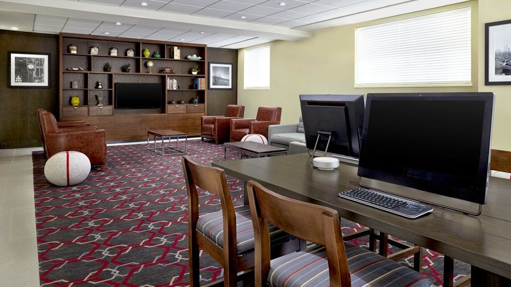 FOUR POINTS BY SHERATON SURREY photo 2