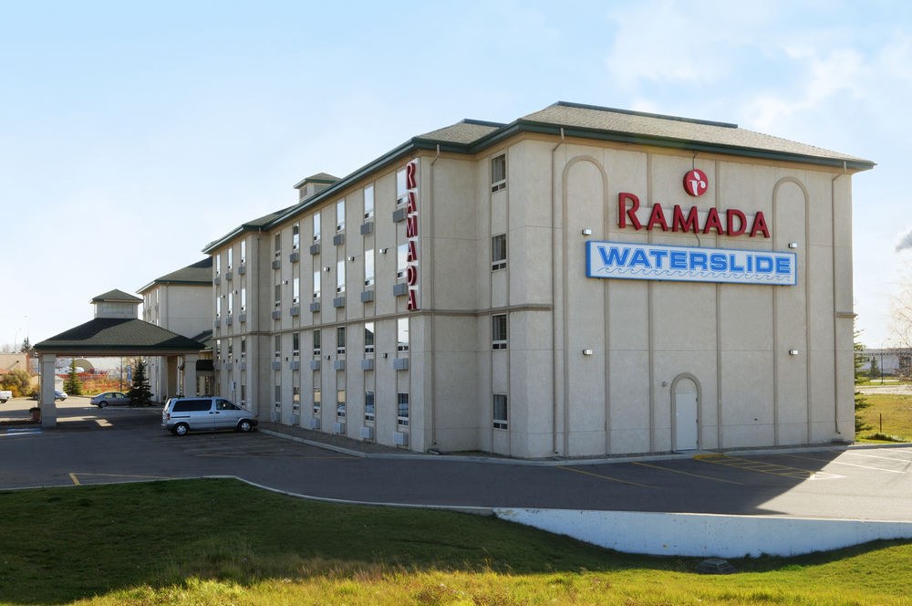 RAMADA INN AND SUITES RED DEER photo 1