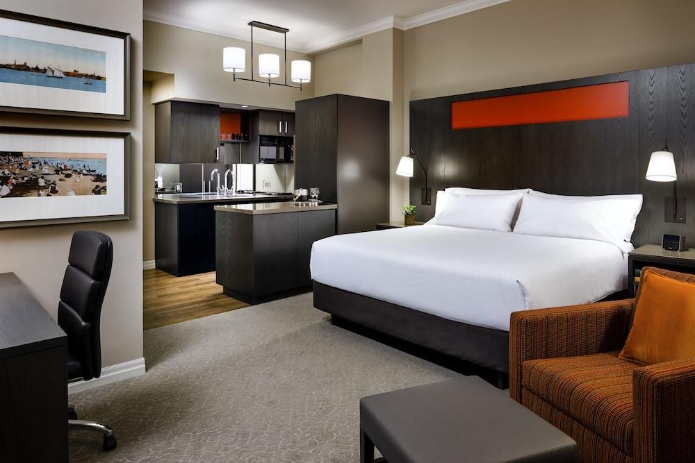 One King West Hotel & Residence photo 2