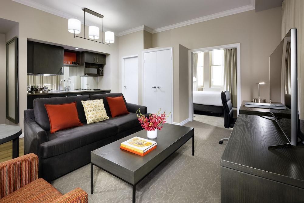 One King West Hotel & Residence photo 3