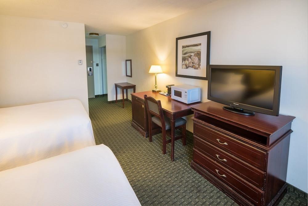 RAMADA BY WYNDHAM THUNDER BAY AIRLANE photo 2