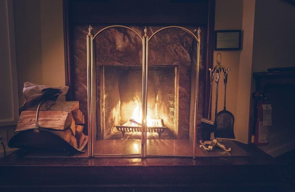 BEDFORD REGENCY photo 3