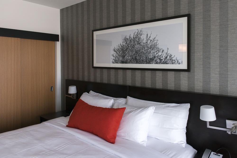 THE GRAND WINNIPEG AIRPORT HOTEL photo 2