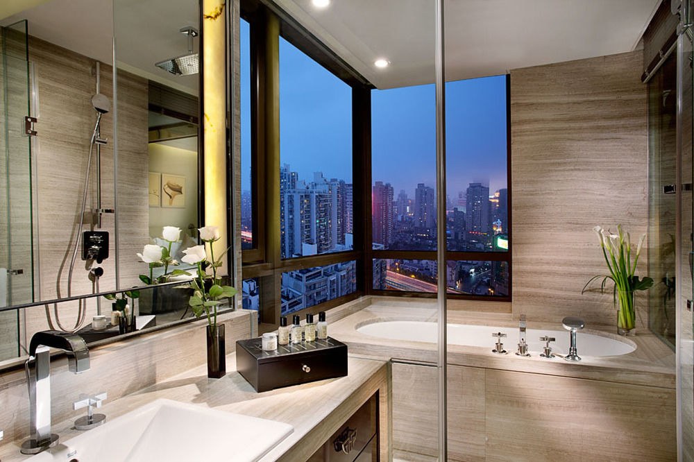 ONE EXECUTIVE SUITES BY KEMPINSKI