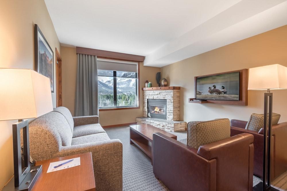 FALCON CREST LODGE photo 3