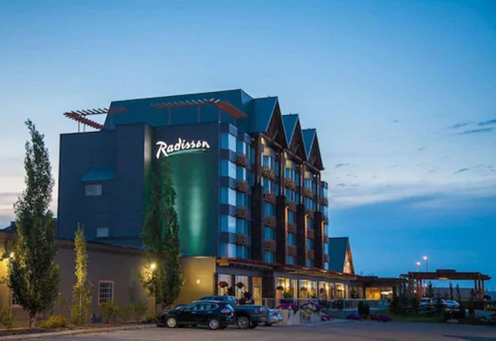RADISSON HOTEL & CONVENTION CENTER EDMONTON photo 4