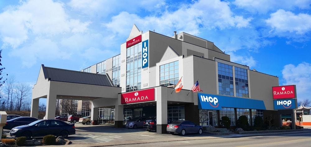 Ramada by Wyndham Niagara Falls by the River photo 4