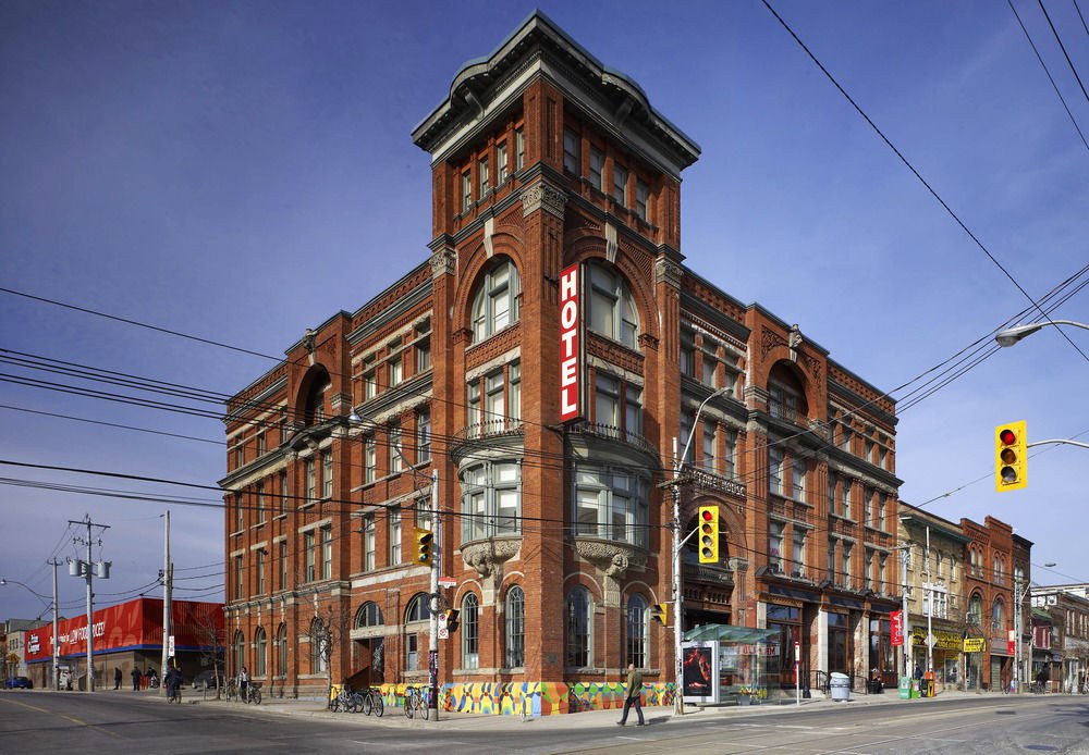 GLADSTONE photo 1