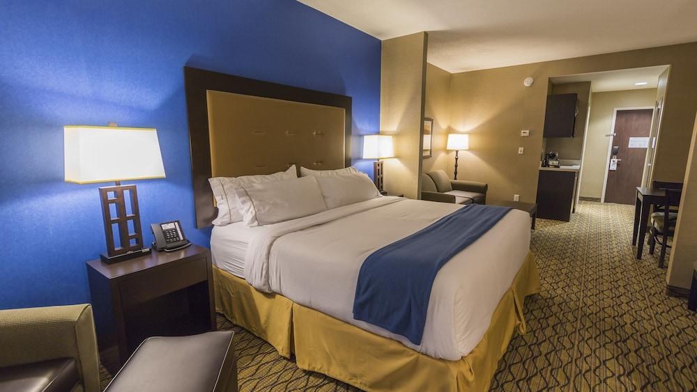 HOLIDAY INN EXPRESS & SUITES THUNDER BAY photo 2