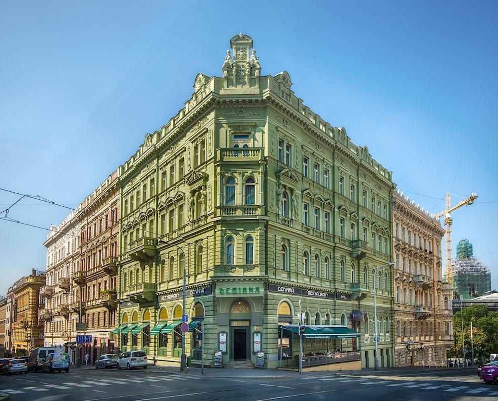 DEMINKA PALACE photo 2