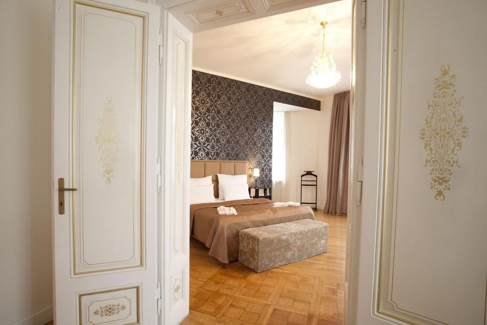 DEMINKA PALACE photo 3