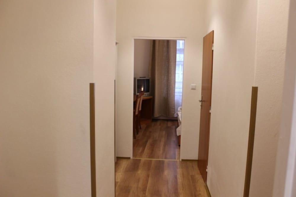 GALLERY SIS photo 3