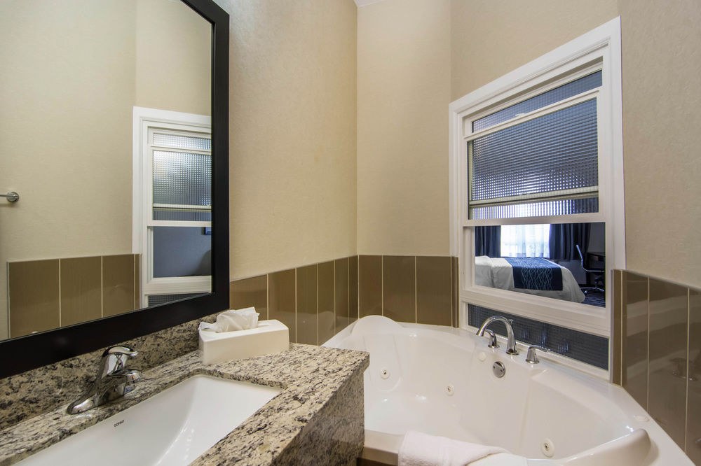 Comfort Inn & Suites Fort Saskatchewan Area