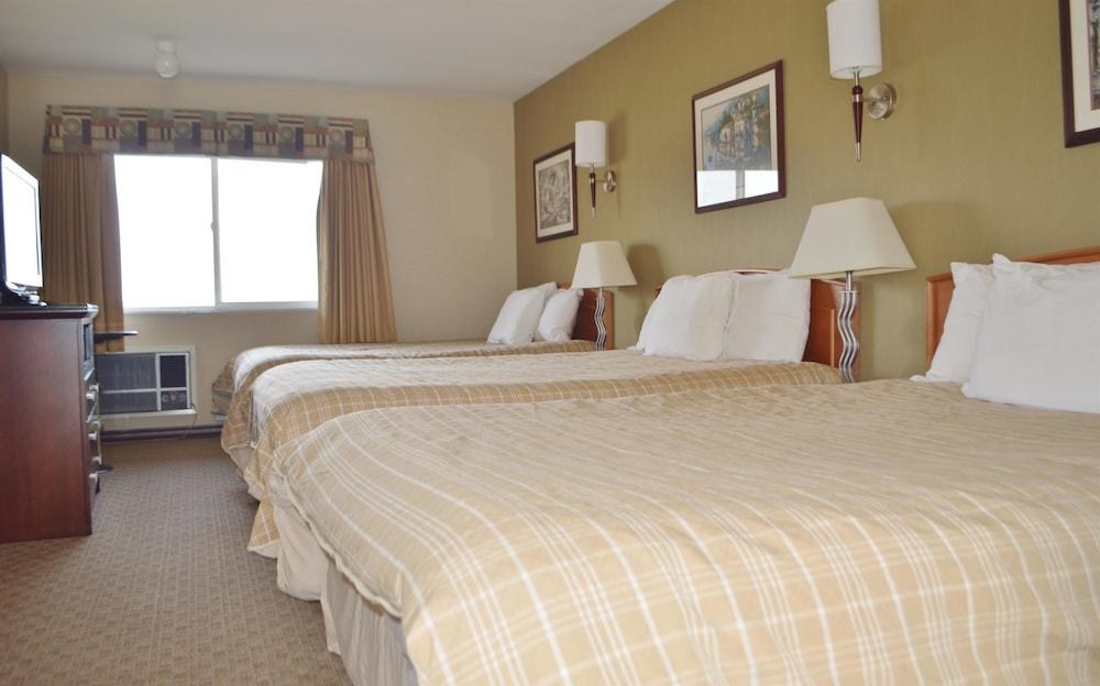 Rodeway Inn & Suites Kamloops photo 2