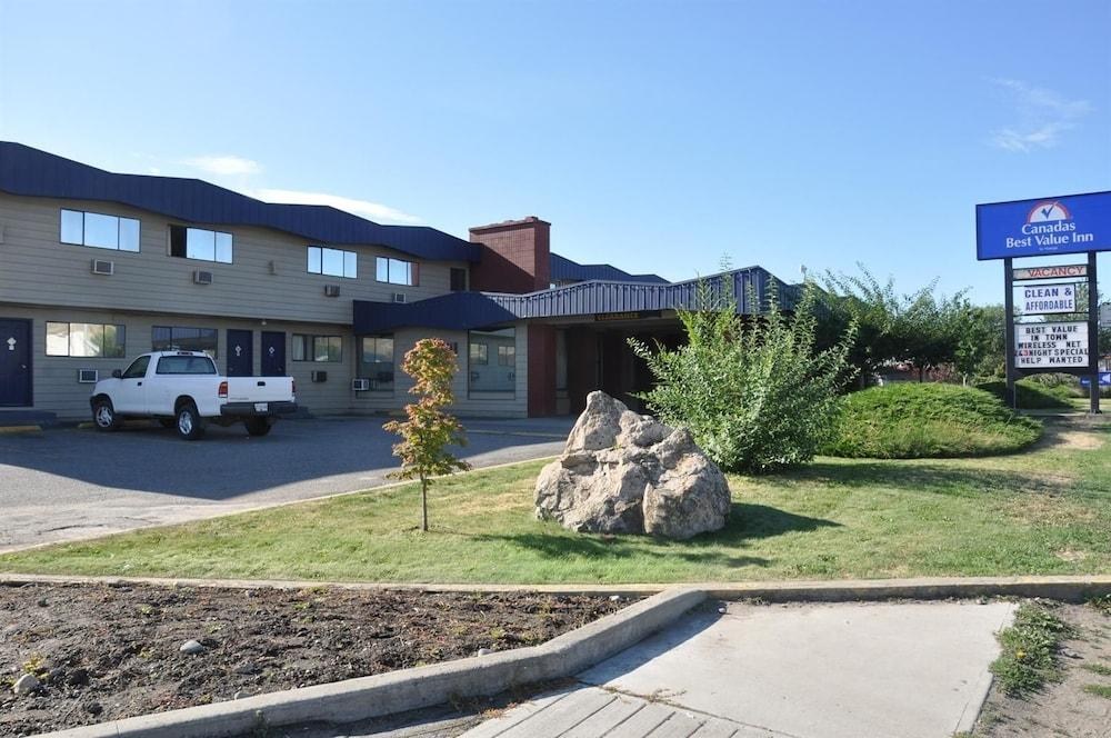 CANADAS BEST VALUE INN photo 2