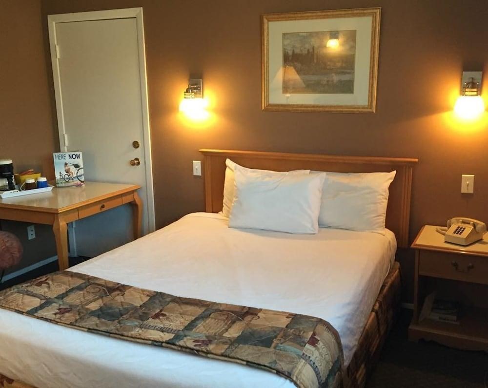 CANADAS BEST VALUE INN photo 3