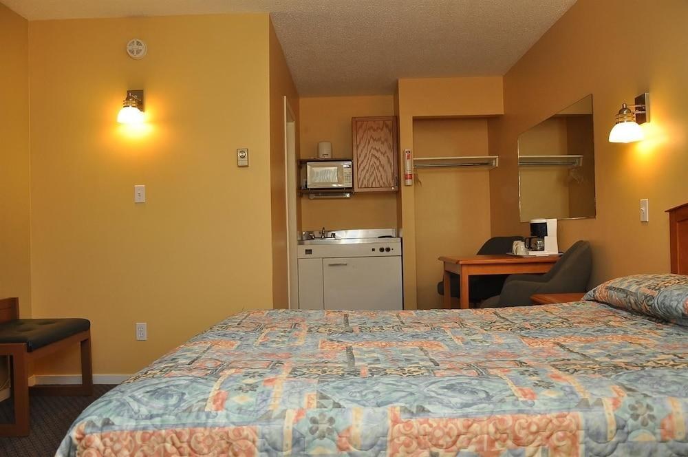 CANADAS BEST VALUE INN photo 4