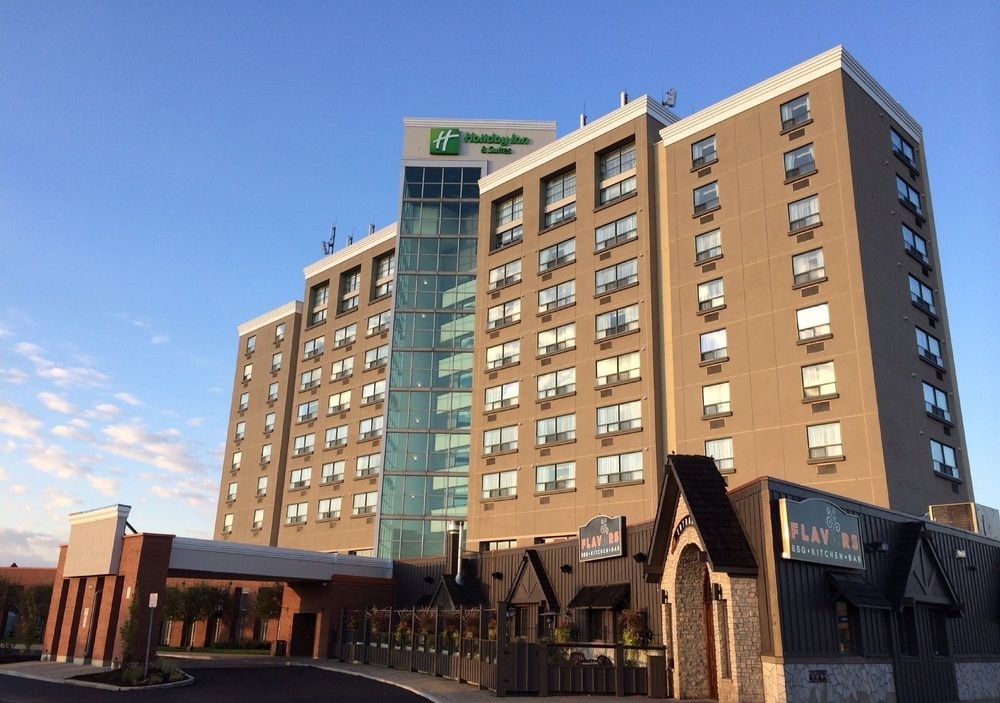 HOLIDAY INN HOTEL & SUITES LONDON