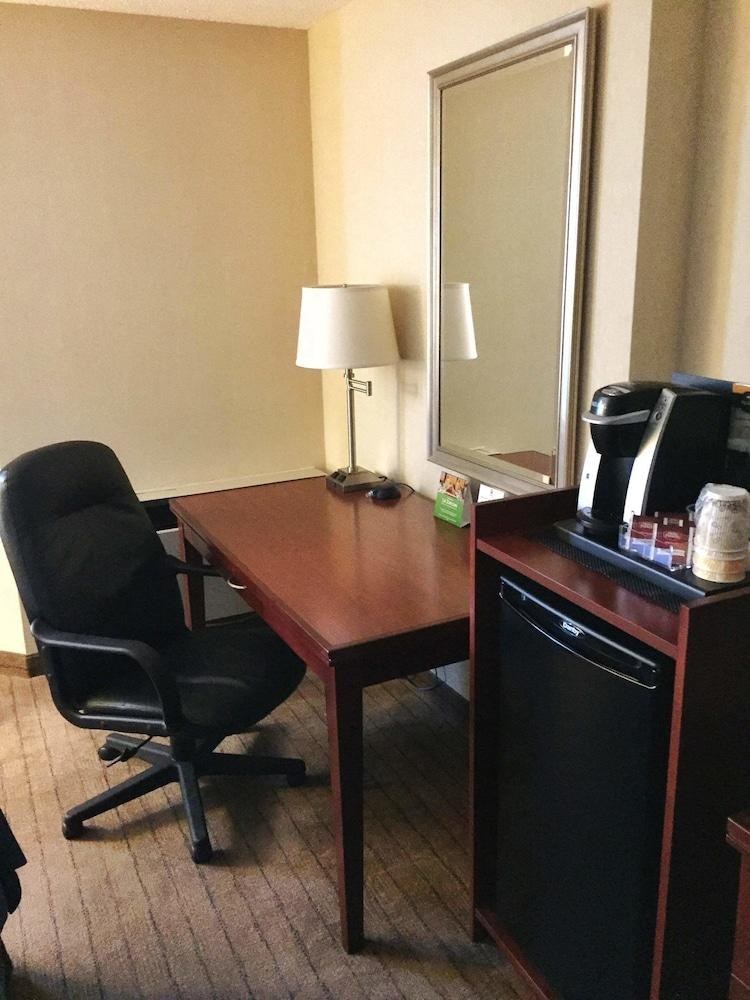 HOLIDAY INN LAVAL - MONTREAL photo 4