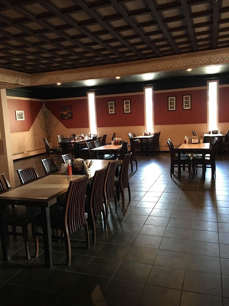 CANADAS BEST VALUE INN- RIVER VIEW HOTEL photo 1