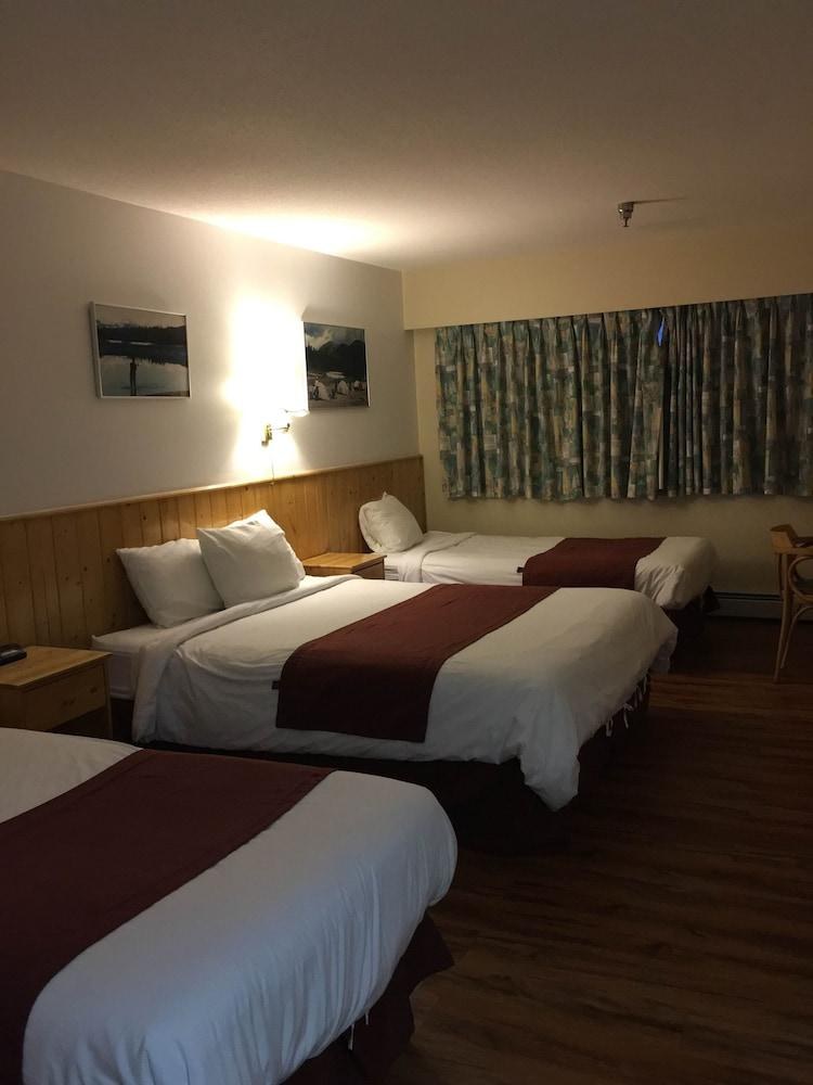 CANADAS BEST VALUE INN- RIVER VIEW HOTEL photo 3