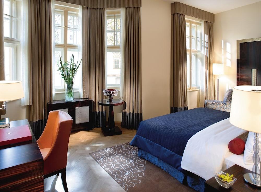 MANDARIN ORIENTAL photo 3