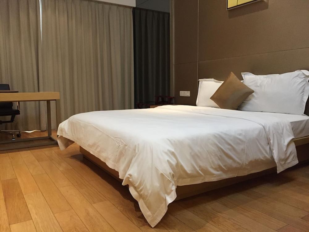 ESTAY RESIDENCE POLY WORLD TRADING CENTER photo 3